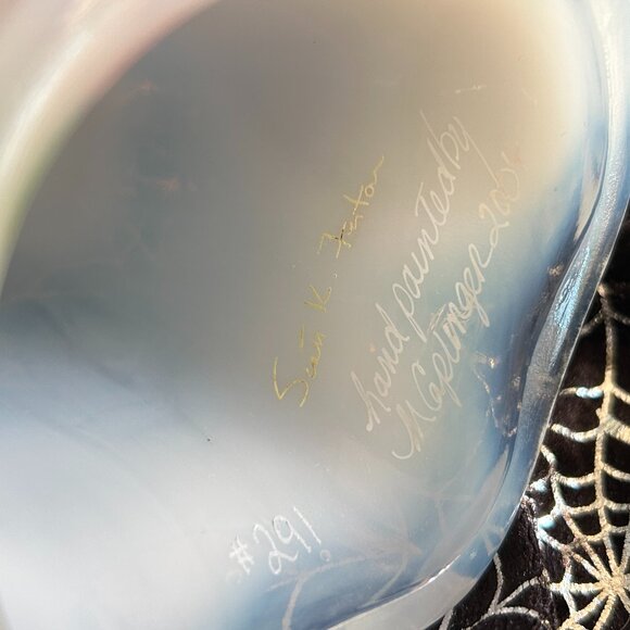 2004 RARE/MINT Fenton Halloween Ghost “Boo Boo” signed by Scott Fenton (#291) - Picture 12 of 16